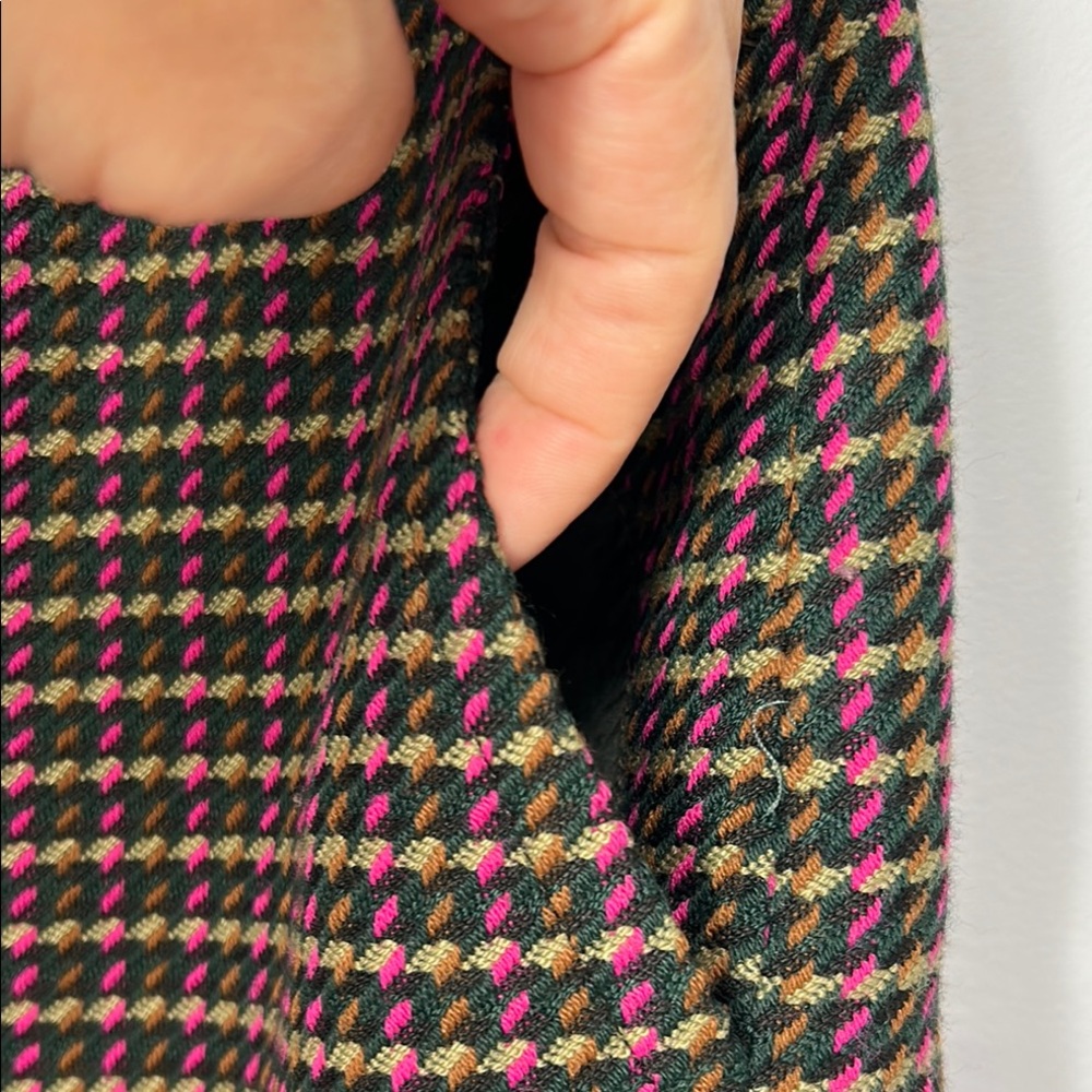 Cinque Stylish Pink and Black Houndstooth Skirt - Picture 5 of 12